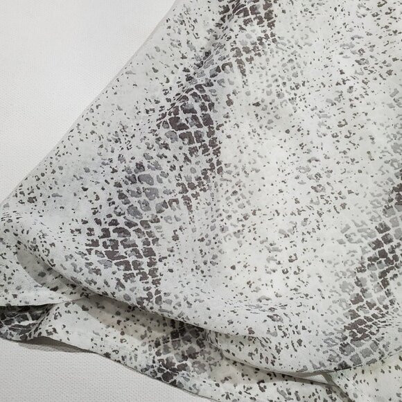 Altar'd State Women's Snakeskin Flowy Long-Sleeved Romper Jumper Size Sm… - Picture 5 of 12